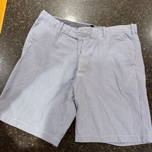 Izod Men's Blue and White Striped Shorts